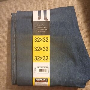 Kirkland Men's Jeans 32 X 32 Straight Fit   NWT BLUE